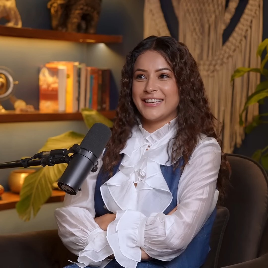 A 2.5 hour long podcast with this sunshine! The new and 'mature' Shehnaaz like she says, par mere liye toh you will always be my Sana! Aur woh saamne ke 2 daant? Aaj bhi utne hi precious! 😘✨ #ShehnaazGill