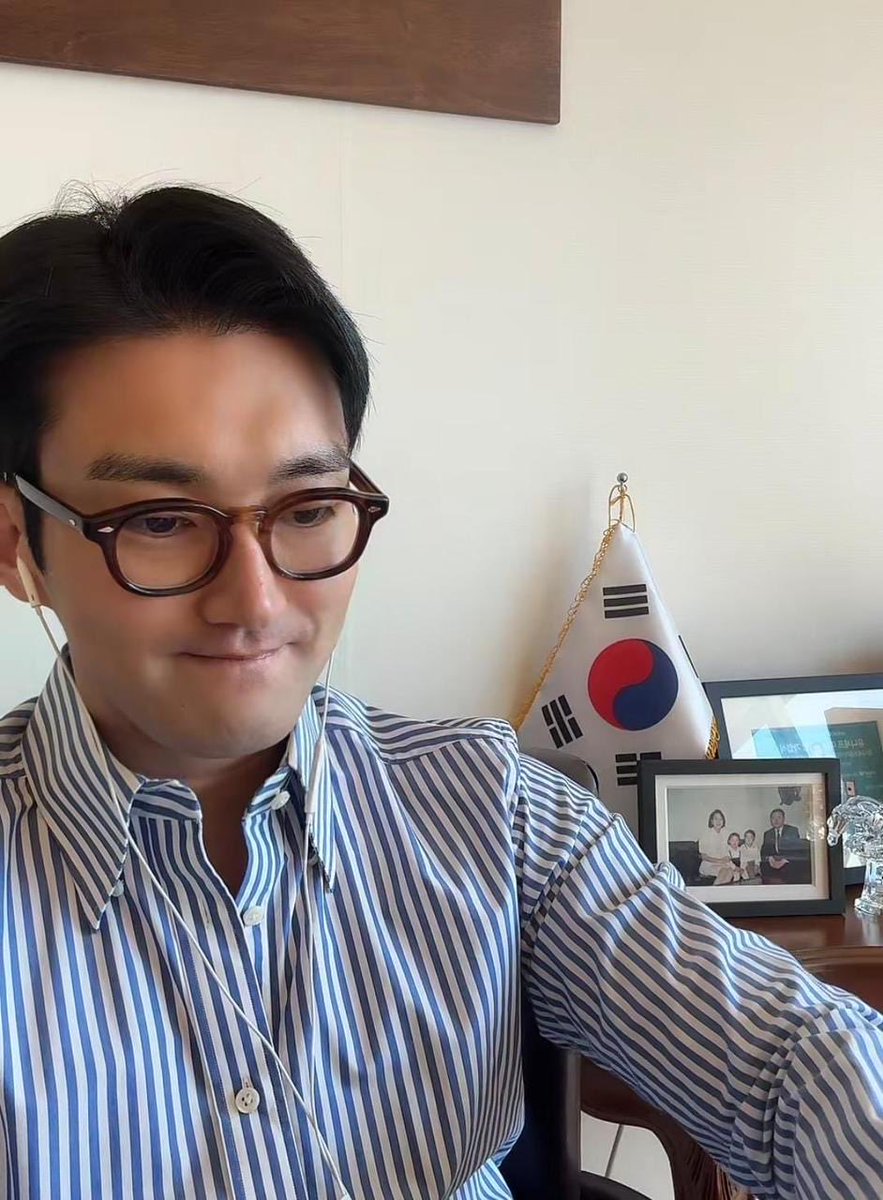 En este perfil se apoya a Siwon💙

No se tolera ninguna clase de hate hacía el o cualquiera de los miembros. Basta de usar las redes sociales como plataformas de odio.

#Siwon #시원 #최시원
#LatinAmericaSupportsSIWON