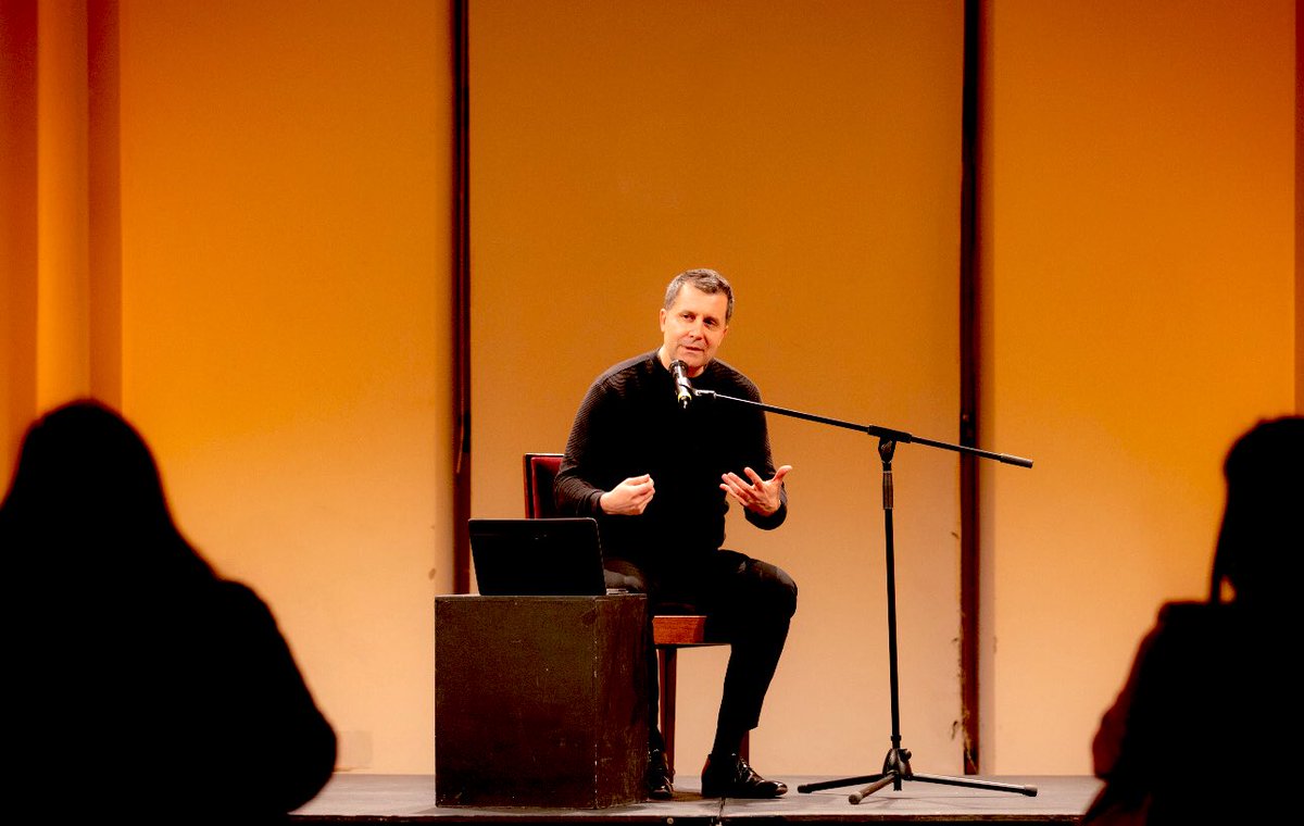 CHARLA PREVIA
Concierto 12/11

<a href="/TeatroSolis/">Teatro Solís</a> 
Sala Delmira Agustini
⌛️18hs
💡Entrada libre
 
Martín García reflexiona junto a la Dra. María Claudia Pintos, integrante de la Asesoría de la <a href="/IMgenero/">Montevideo Género</a> de la <a href="/montevideoIM/">Intendencia de MVD</a> sobre la obra “El sombrero de tres picos”.