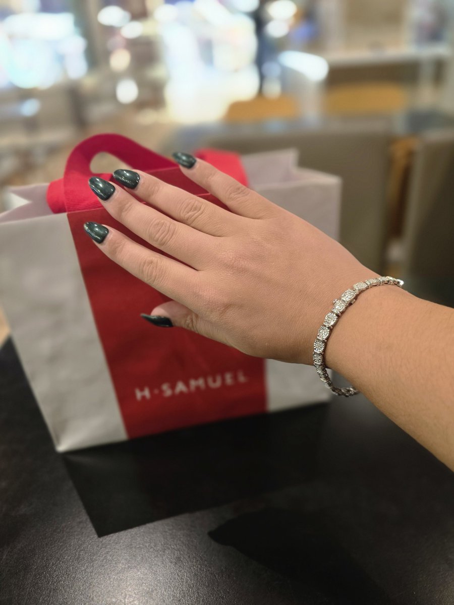 Whoever said money doesn't buy happiness was clearly poor lol🎀💎