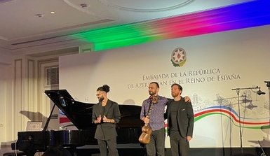 DiplomaciaESP's tweet image. La Academia de la Diplomacia asiste con el Consejero, Embajador Arturo Pérez, a la recepción y concierto de la embajada de @AzEmbSpain celebrado en @thepalacemadrid