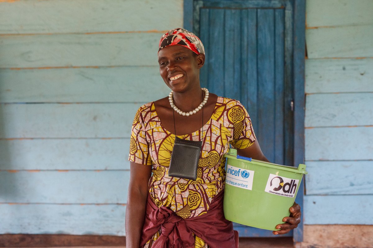 ODHasbl's tweet photo. À Sota (Ituri), avec l'appui de l'@UNICEFDRC, 48 femmes et filles ont reçu des kits de dignité après un appui psychosocial.

🔜 220 bénéficiaires dans 6 aires de santé du territoire d’Irumu.
💪 Restaurer l’estime de soi et la résilience.
•
#Dignité #Ituri #Protection #VBG #DRC https://t.co/FRBWZeKbRQ