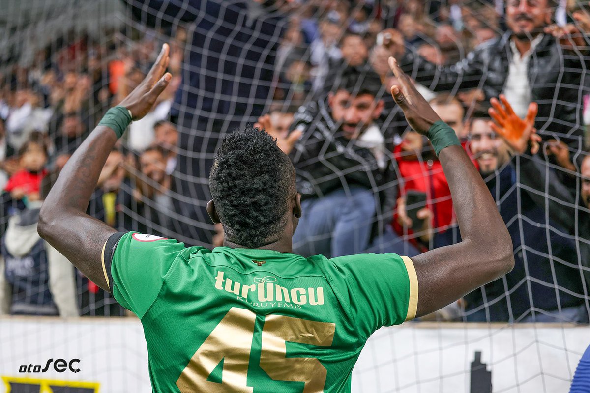 Rawestan ne karê wî ye!

#MücadeleninTakımı