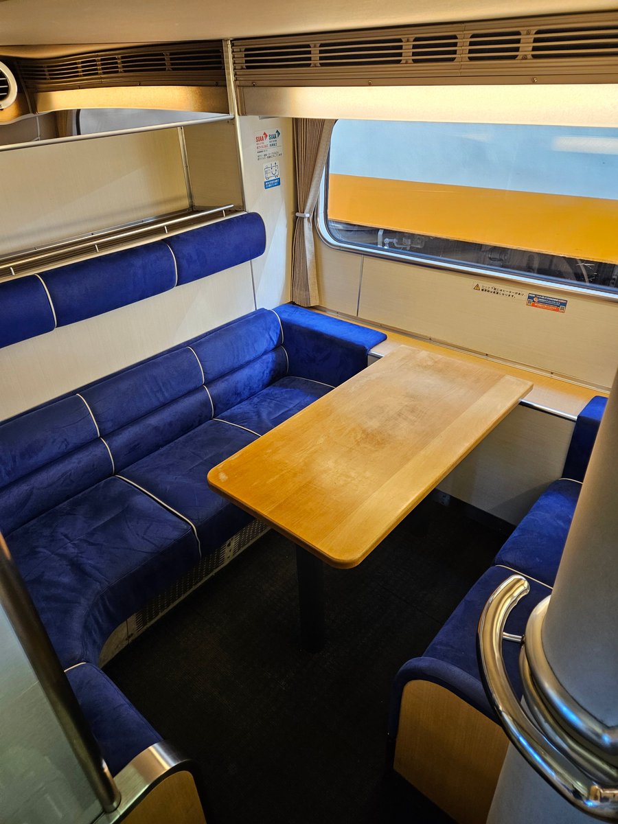 「ラリーカーと見物人」 YuTaKa on X