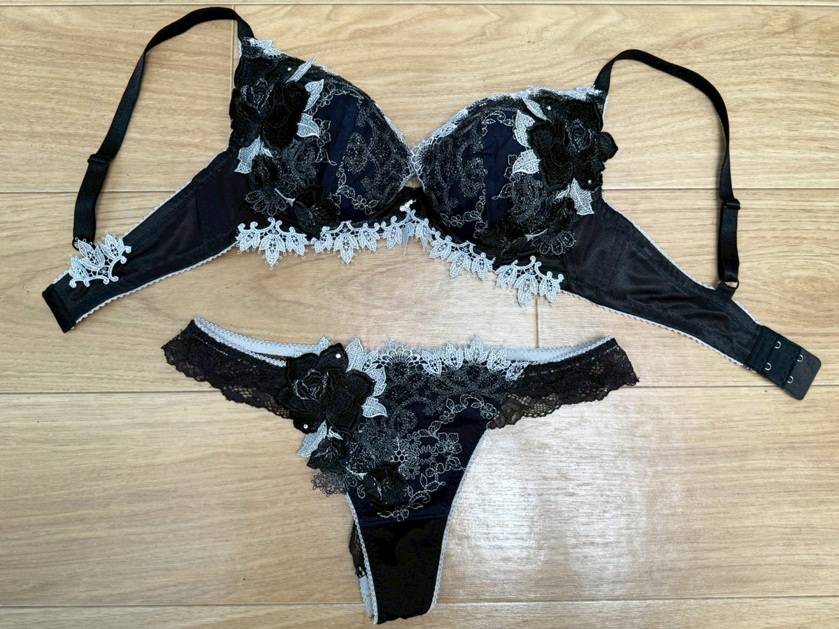 CrotchExploring's tweet photo. 茶色染みについて教えてもらいました https://t.co/yuiCjuzsHp