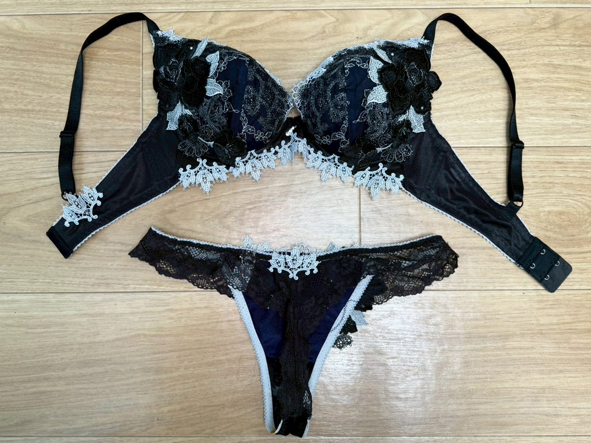 CrotchExploring's tweet photo. 茶色染みについて教えてもらいました https://t.co/yuiCjuzsHp