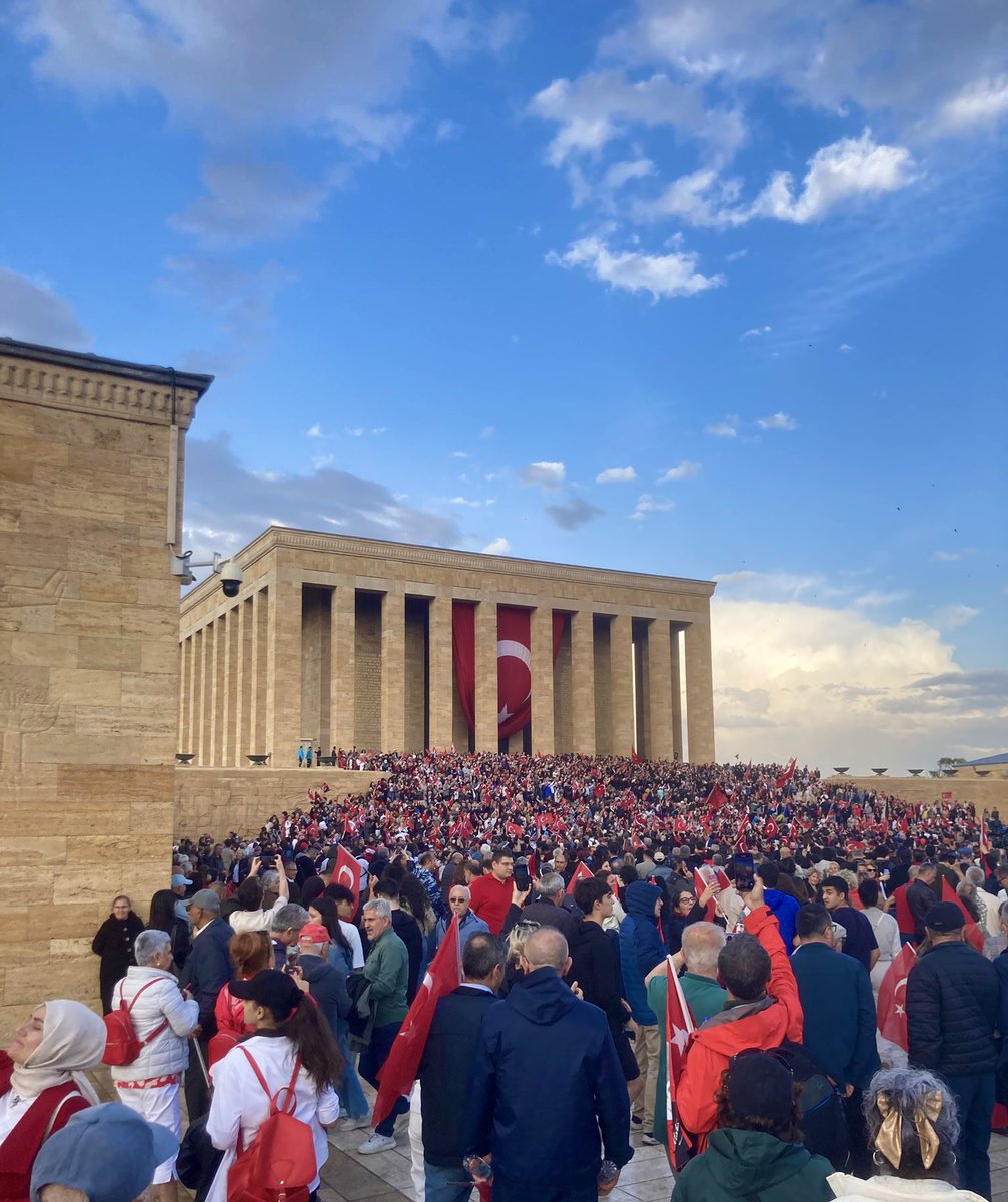 solcugazete60's tweet photo. 10 Kasım 2025'te Anıtkabir'i 1.219.148 kişi ziyaret ederek ziyaretçi rekoru kırdı. https://t.co/22kbKK8BNO