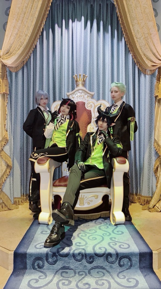 gumosa1567's tweet image. ディアソでお城で撮る夢叶えてもらった🏰💫
 #Dハロ仮装2025 #dハロツイステ