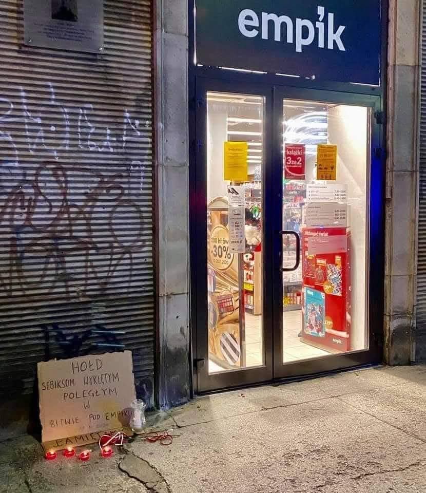 murczkiewiczyzm's tweet photo. To już pięć lat od wielkiej bitwy o Empik, pamiętamy 🕯️ https://t.co/ACTBabidSZ