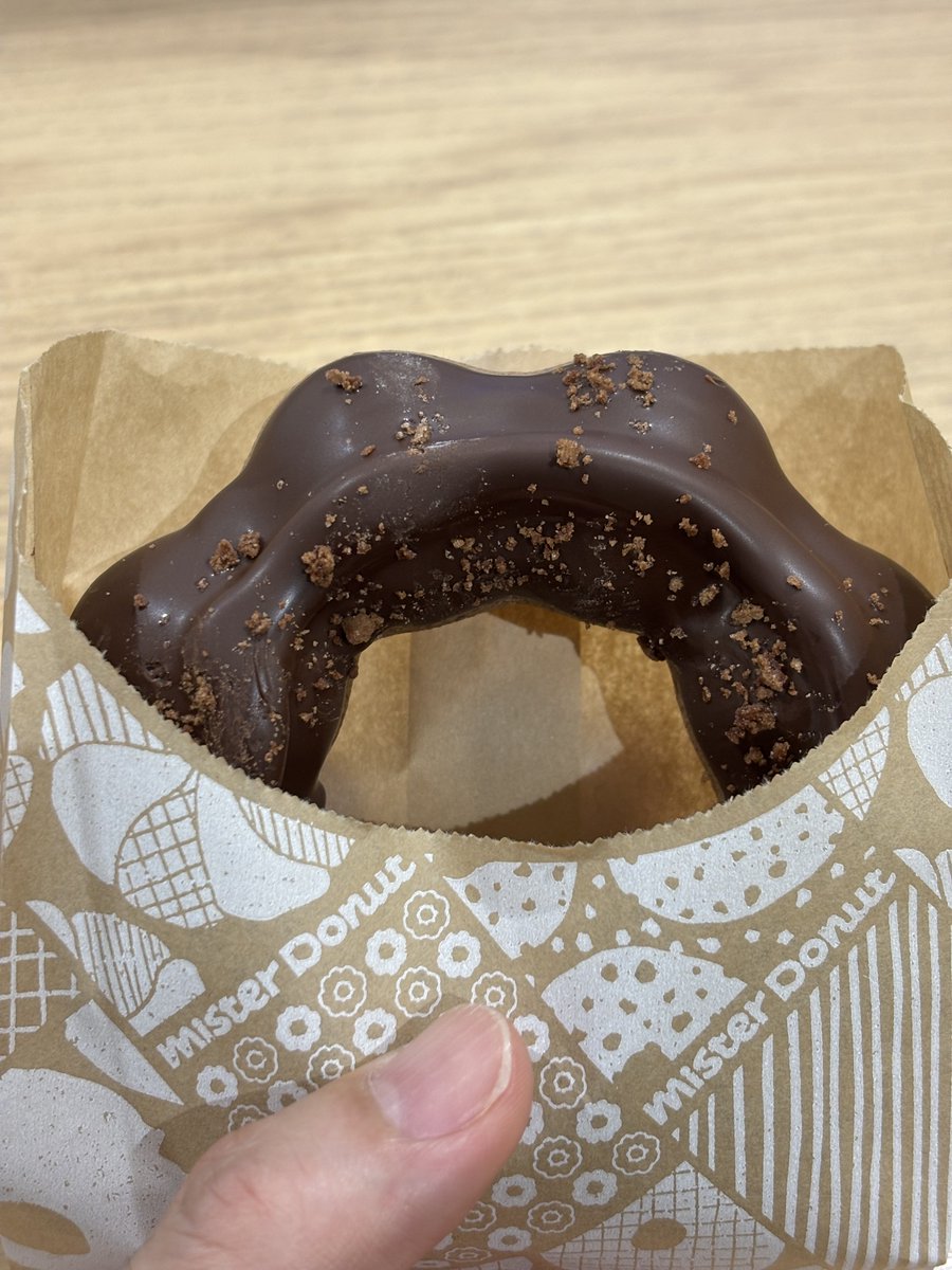 mwsu0323's tweet photo. ミスタードーナツの冬限定ポン・デ・ショコラ✨
ポン・デ・濃厚ショコラカスタードとポン・デ・生チョコショコラ

チョコレートコーティングがたまらない😋

#ミスタードーナツ 
#ポン・デ・ショコラ https://t.co/U40kXOgRkt