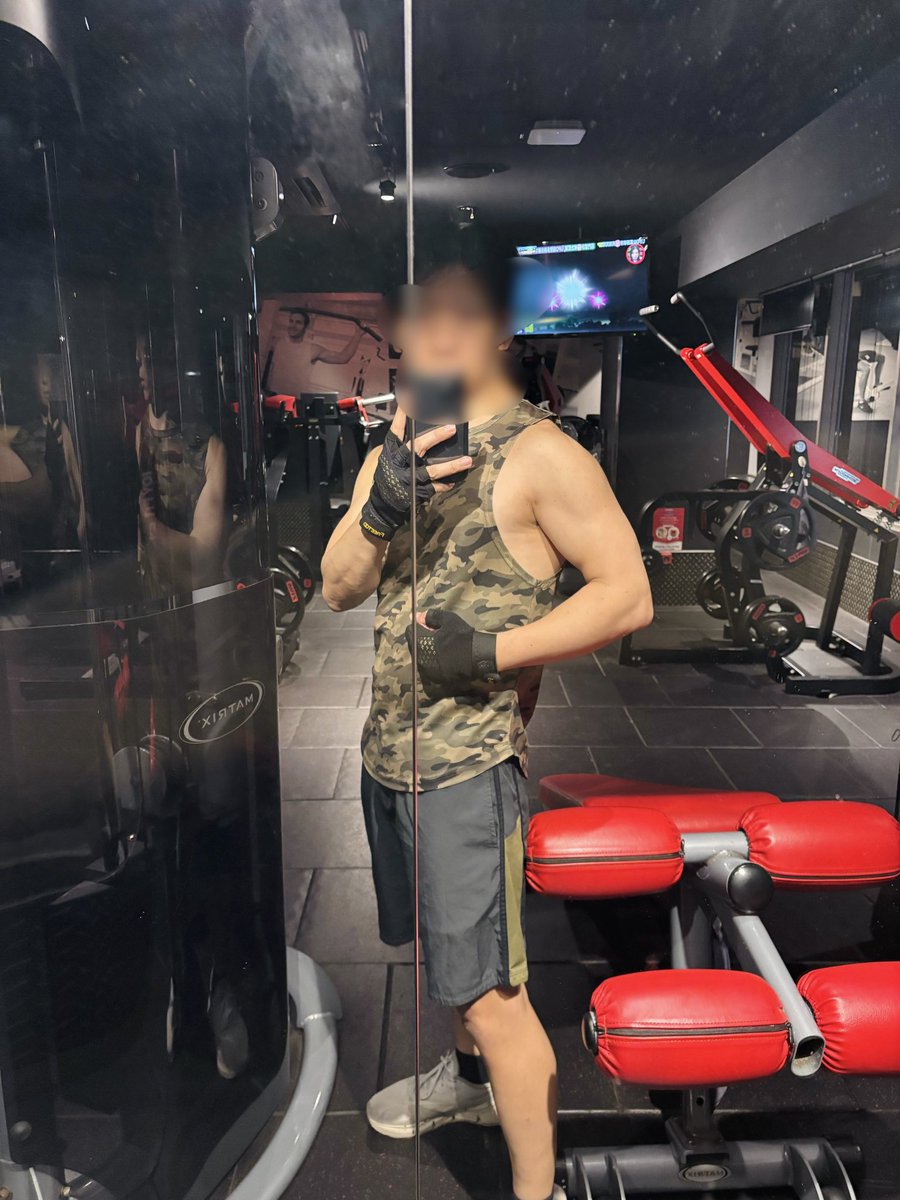 osageee3's tweet photo. まだちょっと軽めだけど背中と腕をやりました💪🏼 https://t.co/idTa9QMCeS