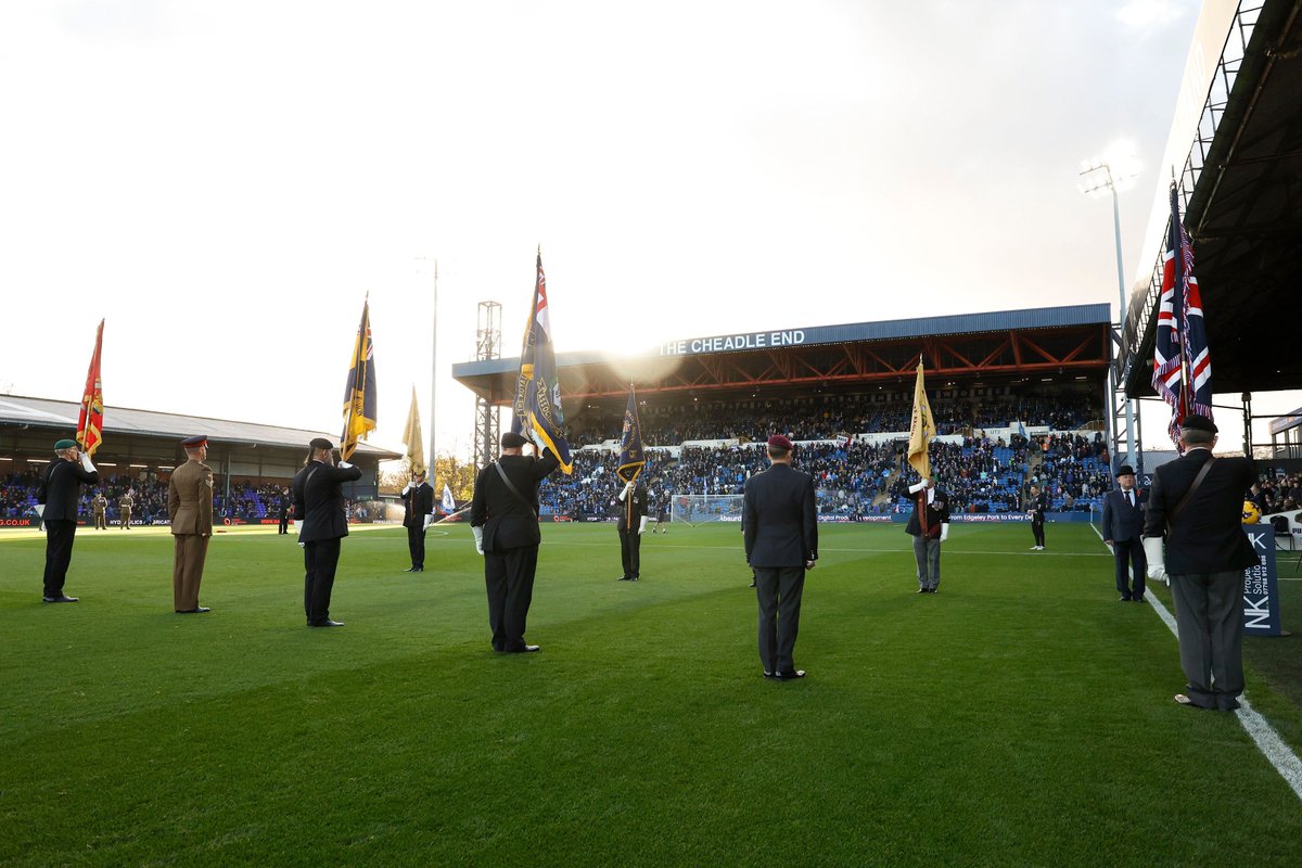StockportCounty's tweet photo. At the eleventh hour on the eleventh day of the eleventh month – we will remember them. 🌹 💙 

#StockportCounty https://t.co/tYE4RP3lEs