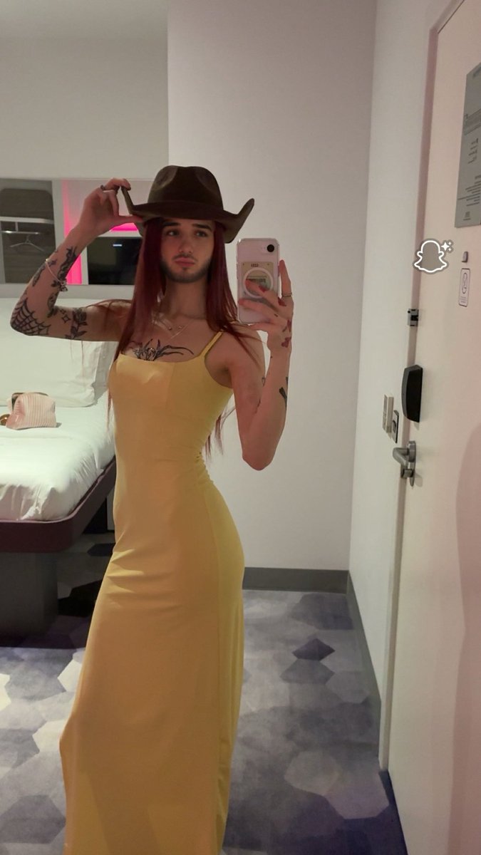 r3fcrypto's tweet image. @PoliceScotland assuming gender in the big 2025? This is a hate crime against yours truly, Nico brasskin🎀. I expect this will be dealt with appropriately or else i will have to take matters into my own hands with my lawyer. Smackresa you won’t win this one.