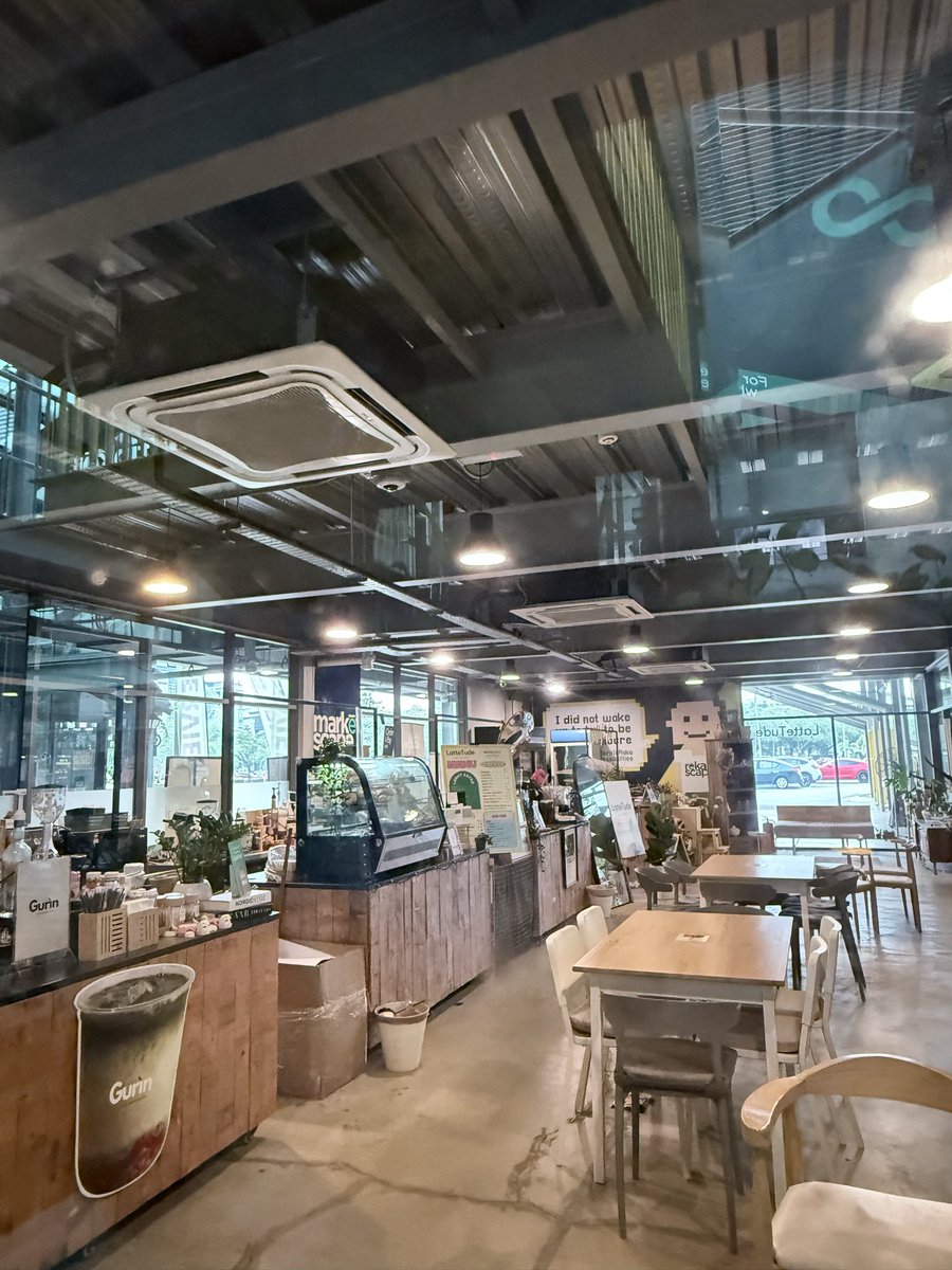 MrRodk's tweet photo. Tgh ON di RekaScape now !

Ada Indomee Gelabah, Pasta &amp; Meatball, Burger, Chicken wings, Chicken tenders, Char Kueh Teow &amp; Goreng² , Ngicup &amp; Coffee &amp; Matcha. 

Ade sampai malam, leh lepak² makan dan bersantai. 

Waze: RekaScape Cyberjaya 
@CyberjayaBuzz @ourcyberjaya https://t.co/pjz3MrJbOi