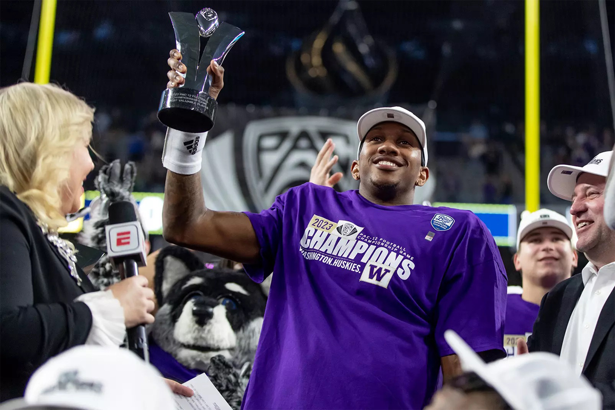 [Portrait] Michael Penix (Atlanta) est un héros de Comics -  touchdownactu.com/344124/portrai…