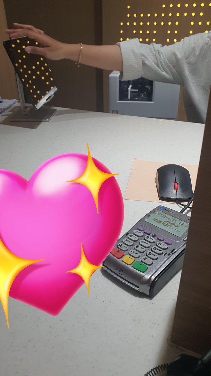 Mau update kehidupan aja and hoping everything goes well😔💙

-kerjaan makin banyak, tapi ya sudahlah🙃 (suddenly being an important rule)
-masih kalap coret pc di go👍🏻
- sekarang pp nyetir sendiri, makanya makin gak sempet ke x
- lagi radang🤧 jaga kesehatan ya gaizzz💖