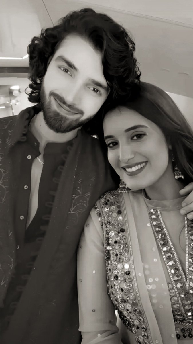sargam_08's tweet photo. Ayurat ki edit ki hui pic

#1yearofJAHM #Rageet #Ayurat #Janeanjanehummile
#1Yearofjaneanjanehummile https://t.co/bew48BQMny