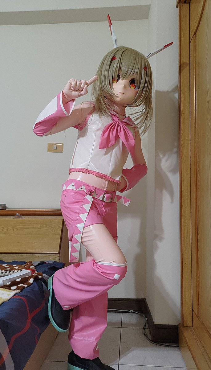 abczzz70's tweet photo. 想發文內容好麻煩🙃
#kigurumi 
#latex https://t.co/syHgLKtxeh