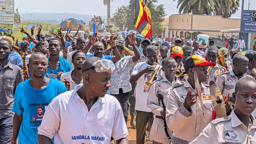 FDCOfficial1's tweet photo. Rt. Hon. Nathan Nandala Mafabi and his team received a massive reception in Obongi District after crossing River Nile via the Obongi Ferry from Sinyanya Landing Site in Adjumani.
#FDCUpdates #Obongi #Adjumani #Uganda #fixingtheeconomymoneyinourpockets #fdcmanifesto #fdcinobongi https://t.co/hfYPvG1opR