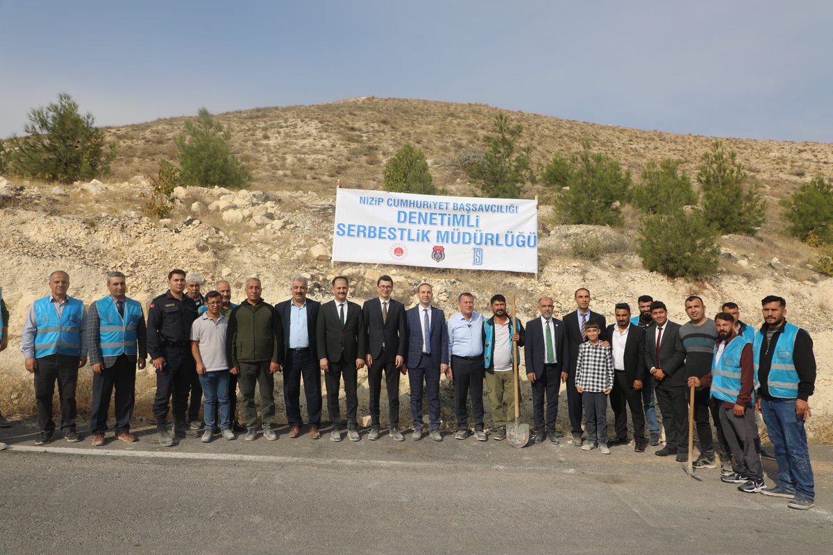 11 Kasım Milli Ağaçlandırma Günü’nde geleceğe nefes olduk. 🌱

Türkiye’nin farklı bölgelerinde yetişen zeytinlere göre daha yüksek yağ oranına sahip olan “Nizip Zeytini” fidanlarımızı toprakla buluşturmanın gururunu yaşadık. 🫒

“Geleceğe Nefes” olduğumuz bu anlamlı etkinlikle,