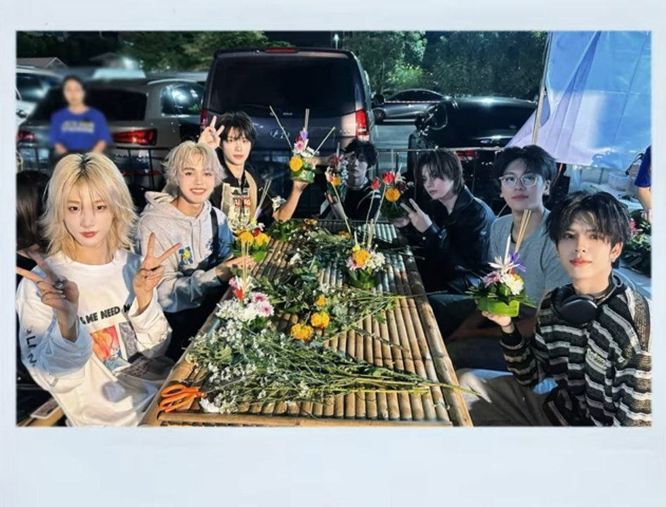 เทมมันซื้อคอนเทนต์วัฒนธรรมจริงๆ ไม่ว่าจะเป็นวันไหว้พระจันทร์ วันเด็กจีน นี่มาลอยกระทงอีก ฑูตวัฒนธรรมจริงๆ #NexT1DE