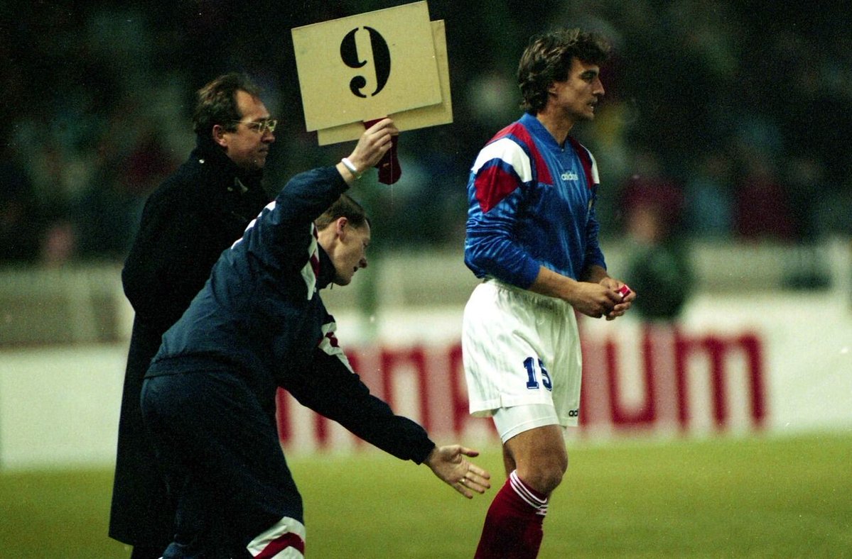 Du ridicule au titre mondial : comment le désastre face à la Bulgarie en 1993 a été un mal pour le bien du foot français
➡️ l.leparisien.fr/HukG