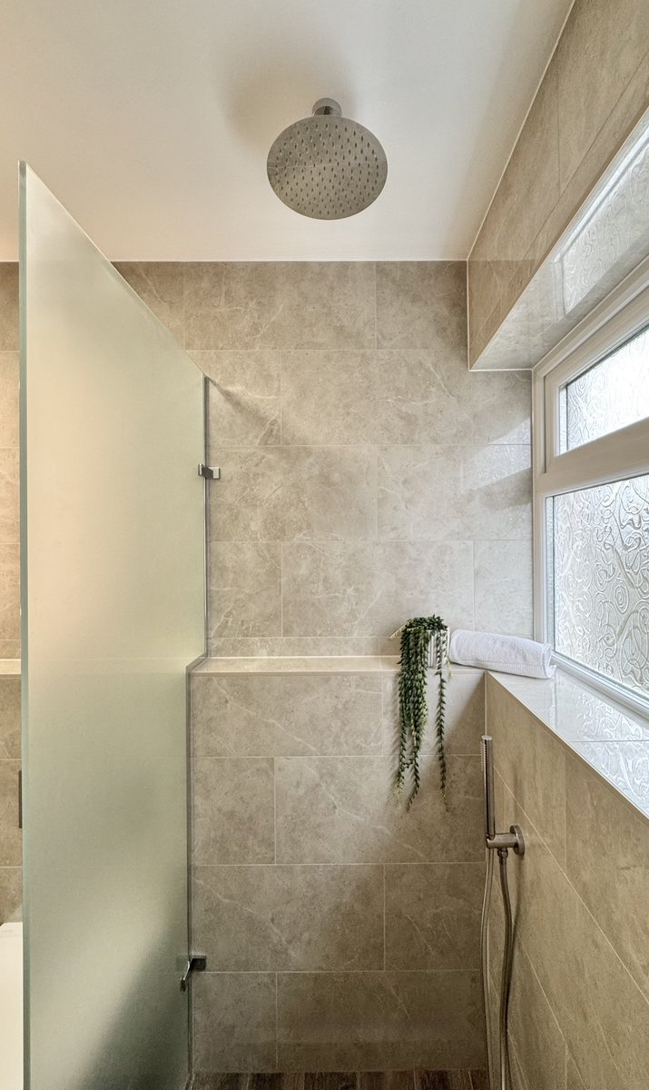 TheTapEndDesign's tweet image. Are you a basket, alcove or shelf person when it comes to showers and bottle storage? 

We like a bit of everything and we are always trying out new inventive ways to bring interest to this element of practical bathroom design 🤍 

Inspire us today, tell us what ideas you have?