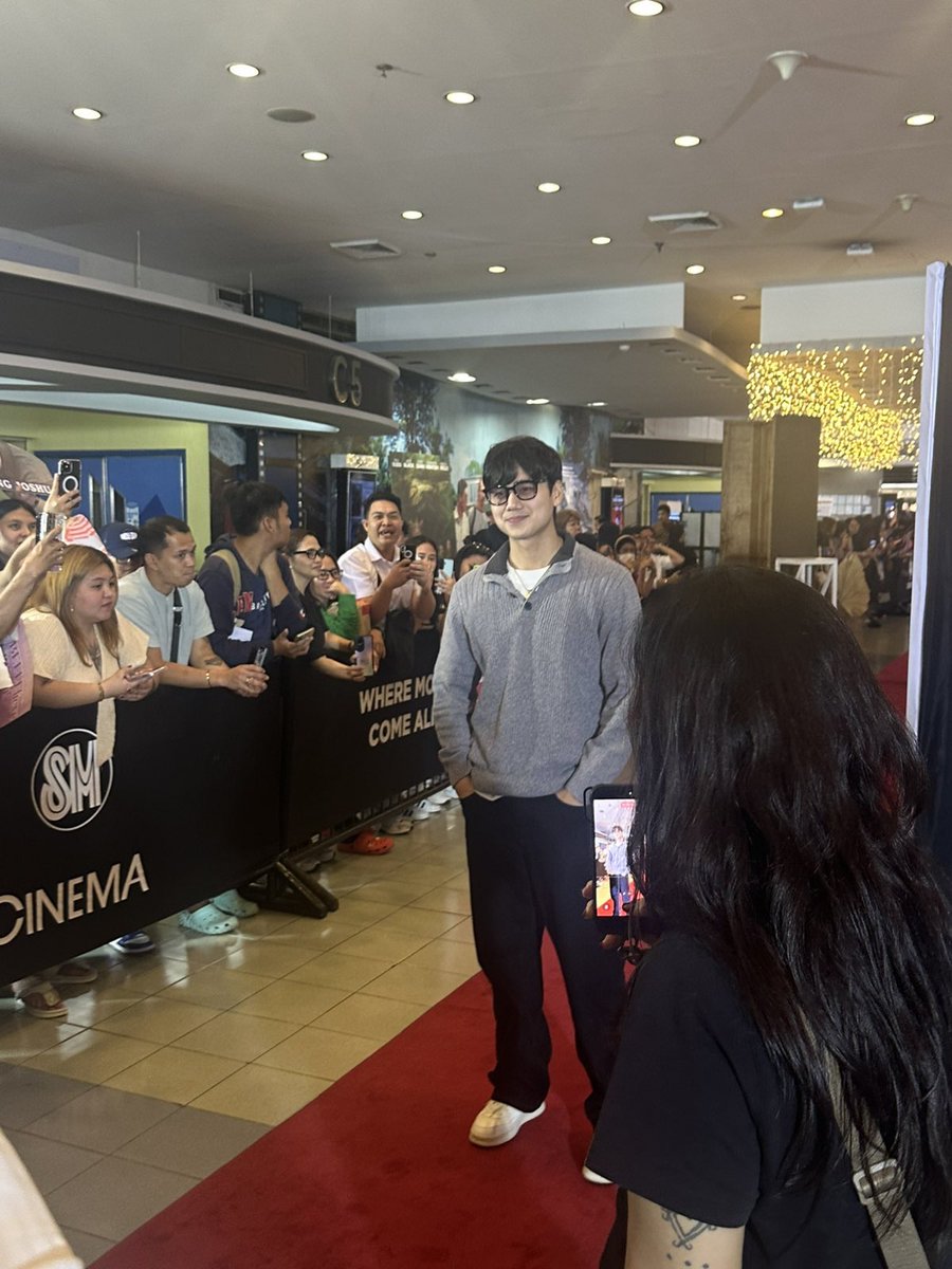 Red carpet ready! 🎥 

KD Estrada, Kaori Oinuma, Robbie Jaworski, and River Joseph join the “Meet, Greet &amp; Bye” premiere night. 💫

#MeetGreetAndBye #MGBTheWorldPremiere