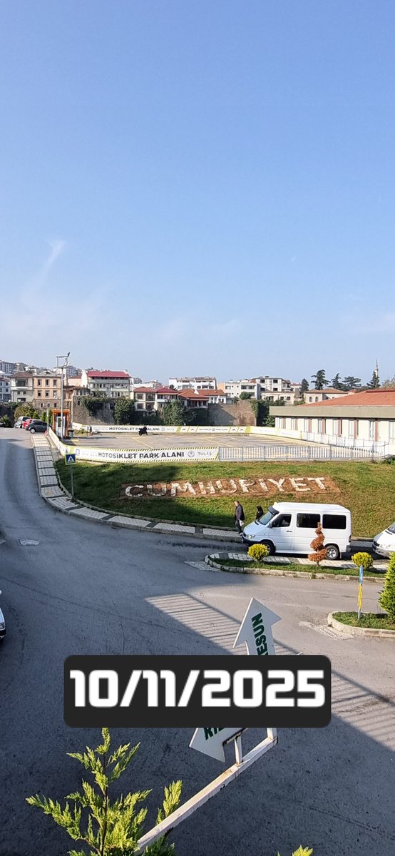 Farklı tarihler, aynı yer... Önceden araç otoparkı olan yer motosiklet otoparkı olmuş... Gerek var mıydı böyle bir şeye?
<a href="/ahmetmgenc/">Ahmet Metin Genç</a> <a href="/TrabzonBelTr/">Trabzon Büyükşehir Belediyesi</a>