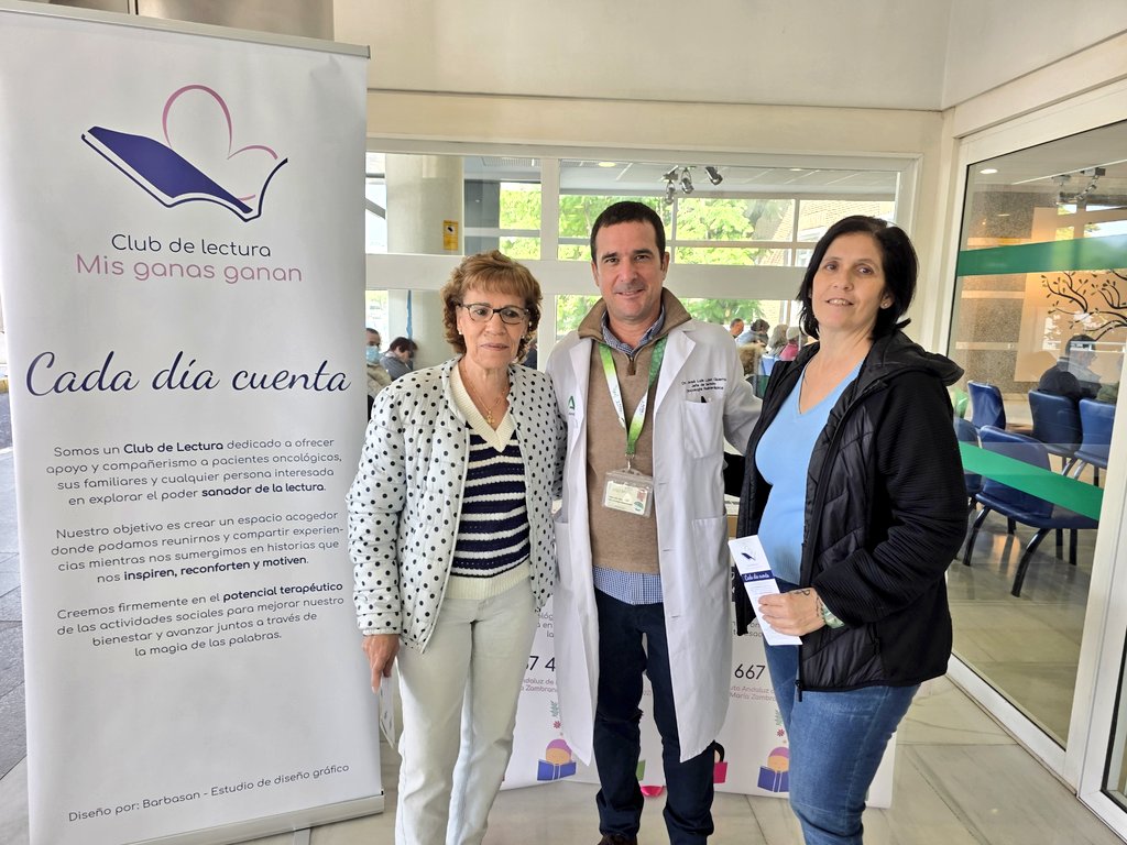 📚💫 ¡Hoy nos reunimos con el club de lectura <a href="/CLecturaMisGsGn/">Club de Lectura Mis Ganas Ganan</a>! 💪✨
Han instalado un precioso stand de difusión en la entrada del 🏥 <a href="/HospitalUVRocio/">Hospital Universitario Virgen del Rocío</a> 💚

🙌 ¡Anímate y únete (667429266) a este club de lectura para pacientes oncológicos y familiares! 💖📖
#LecturaQueCura