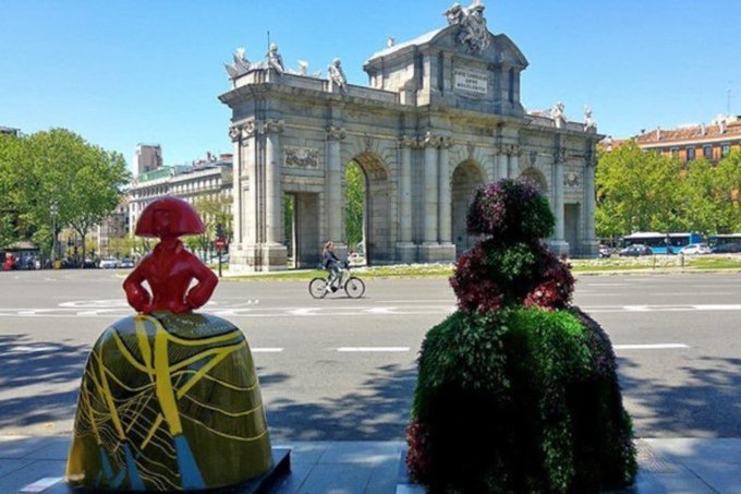 Lineamadrid's tweet image. Convertidas en un icono artístico dinamizador de la ciudad... 👤  
«Meninas Madrid Gallery» 👉 bit.ly/4nMQLkA
#Turismo #Comercio