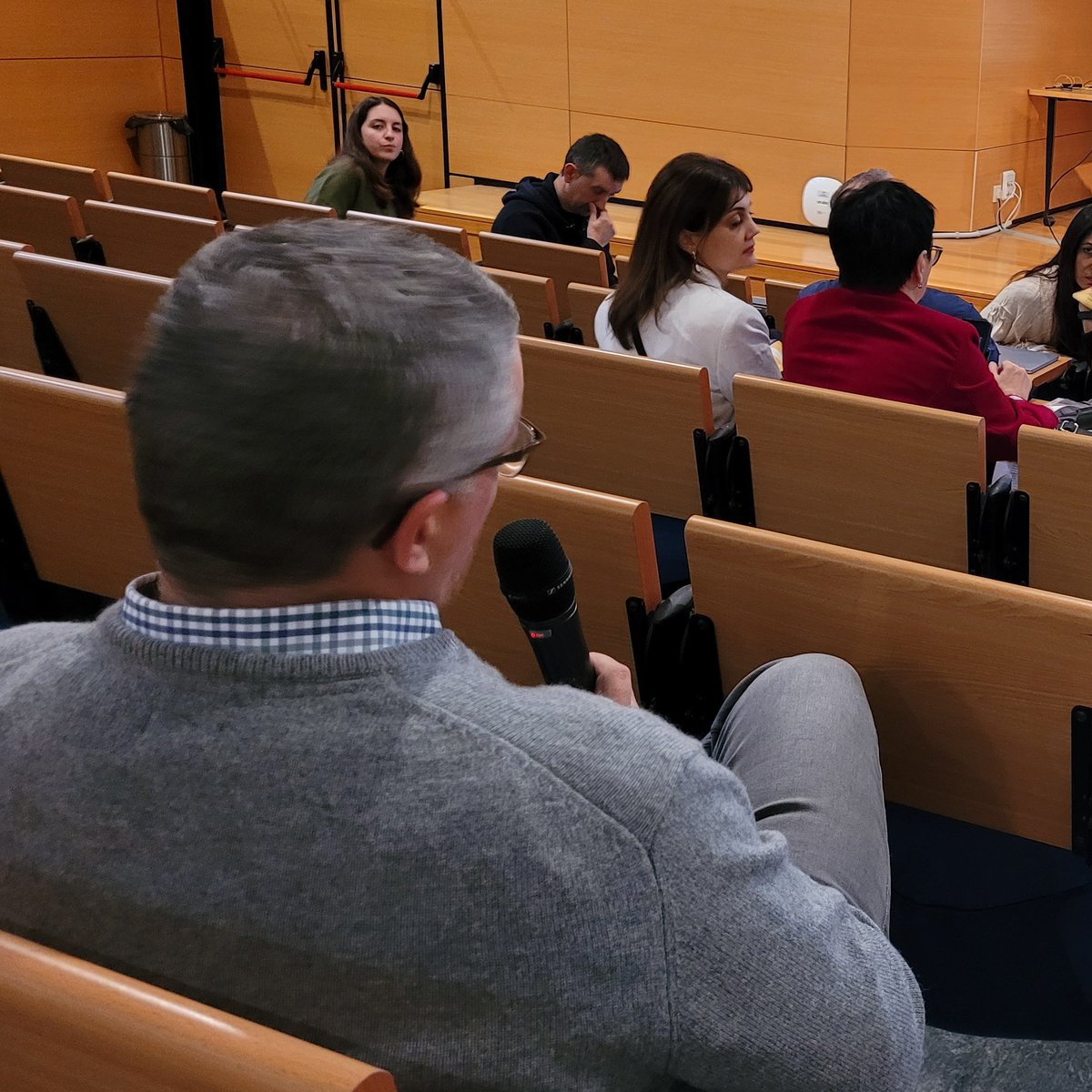 Ciberpebi's tweet photo. [ES] Turno de preguntas y respuestas en el segundo día de #Ciberpebi25
[EN] Q&amp;A session on the second day of #Ciberpebi
[EU] Galdera eta erantzunen txanda Ciberpebi25 bigarren egunean
@Gureikertaldea #upvehu https://t.co/FVOwNt2J6U