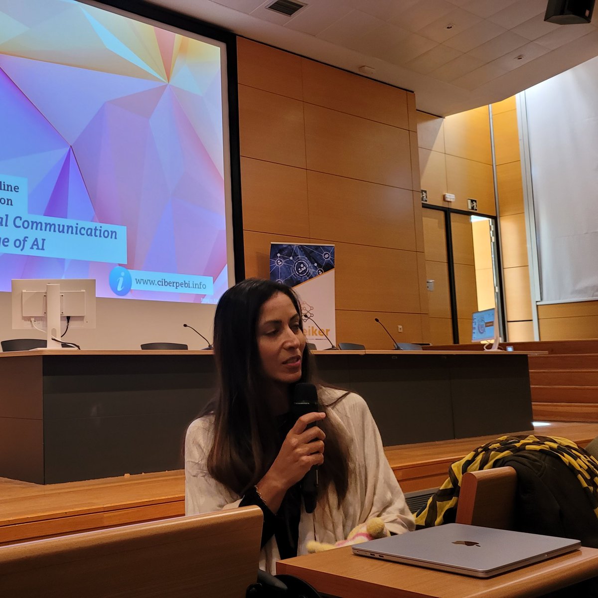 Ciberpebi's tweet photo. [ES] Turno de preguntas y respuestas en el segundo día de #Ciberpebi25
[EN] Q&amp;A session on the second day of #Ciberpebi
[EU] Galdera eta erantzunen txanda Ciberpebi25 bigarren egunean
@Gureikertaldea #upvehu https://t.co/FVOwNt2J6U