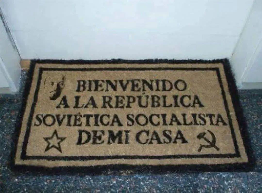 Son bienvenidos 🫶🏾 sólo no me pisen el tapete.