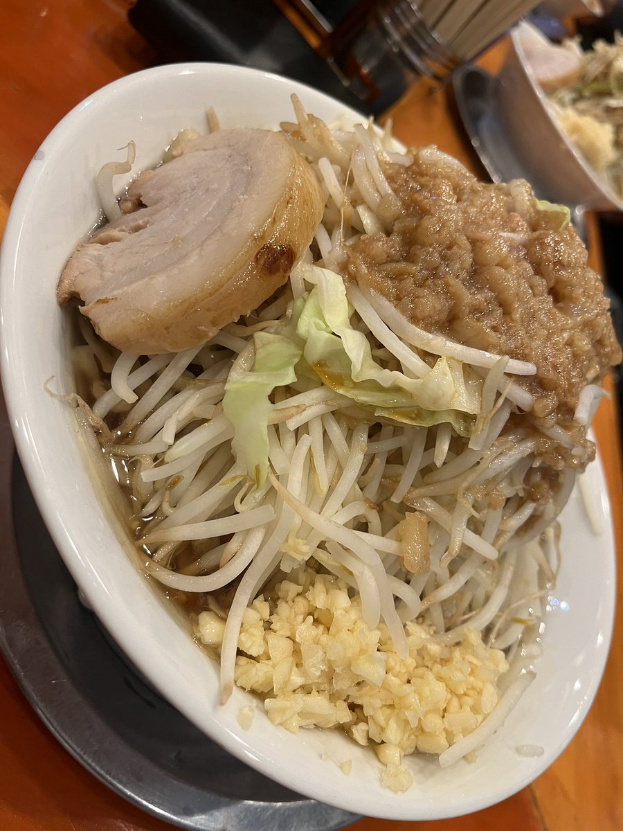 この前食べたやつ

麺屋　穴場　麺500g

野菜マシ　その他マシマシ