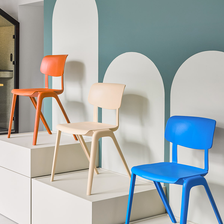 KI Launches the Sutton Chair

Reimagined for 2025, this design classic is manufactured in the UK using modern injection-moulding to create a single, durable piece that offers strength and stability. 

Read More:- bit.ly/3Xnt8nW