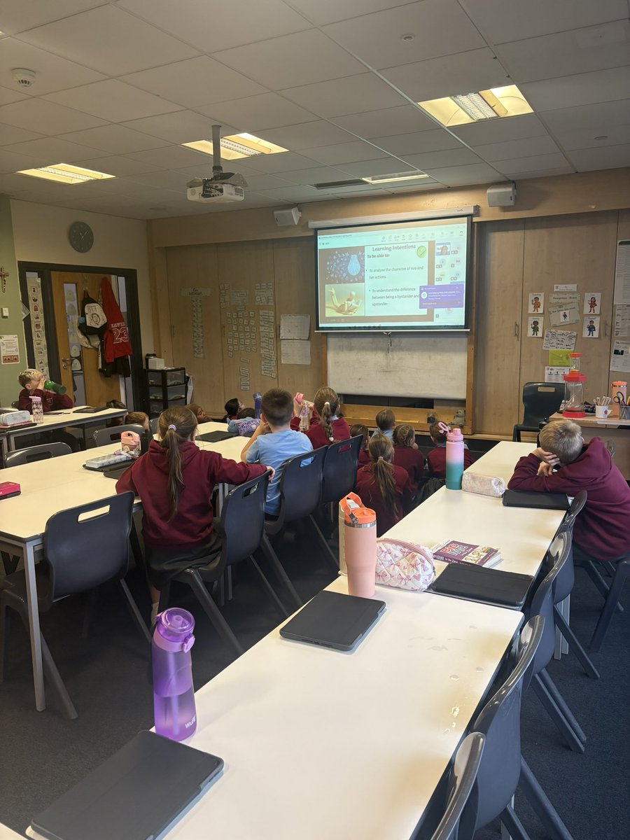 Mrs Laing tweet media