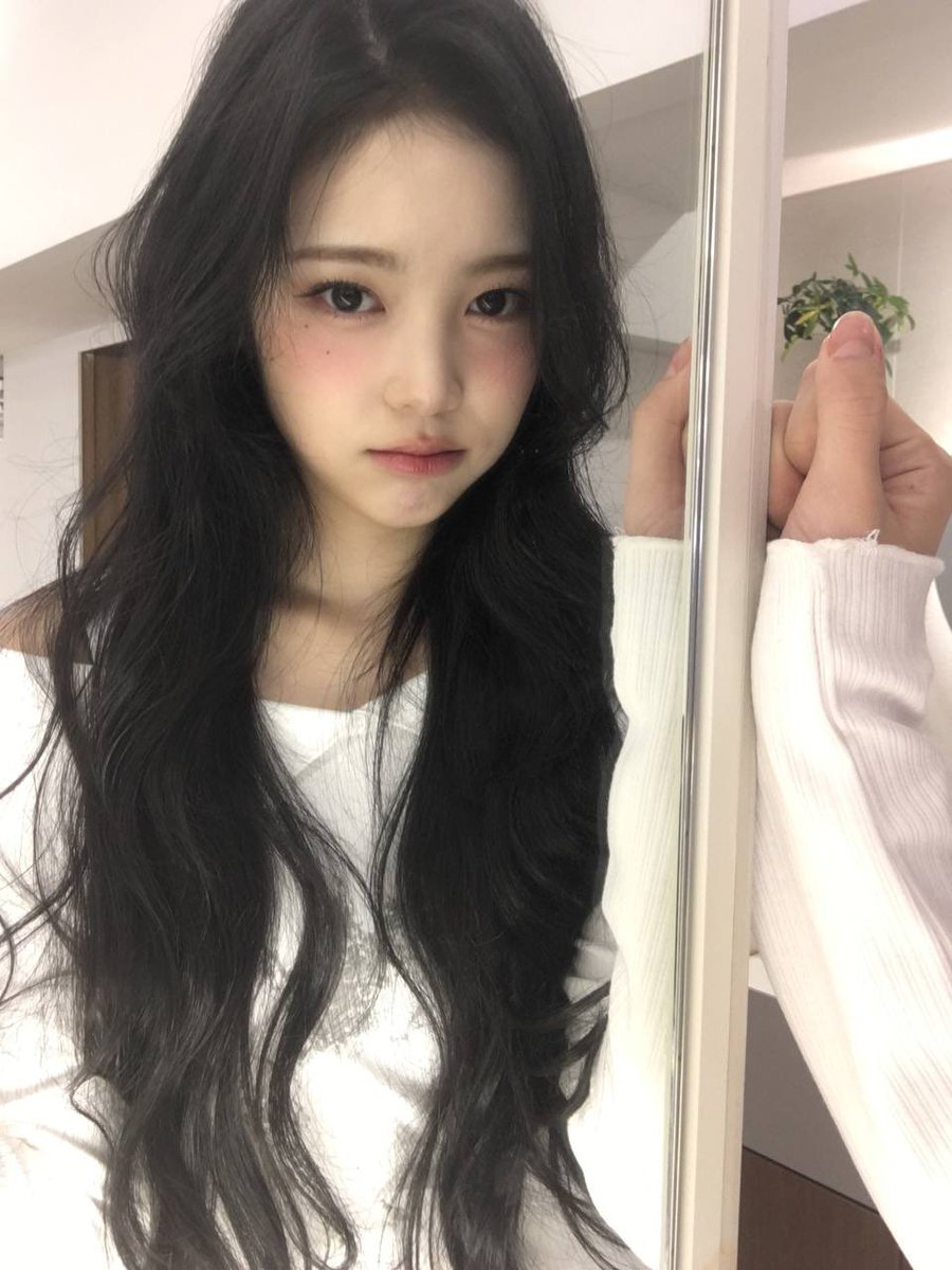 얀 tweet media