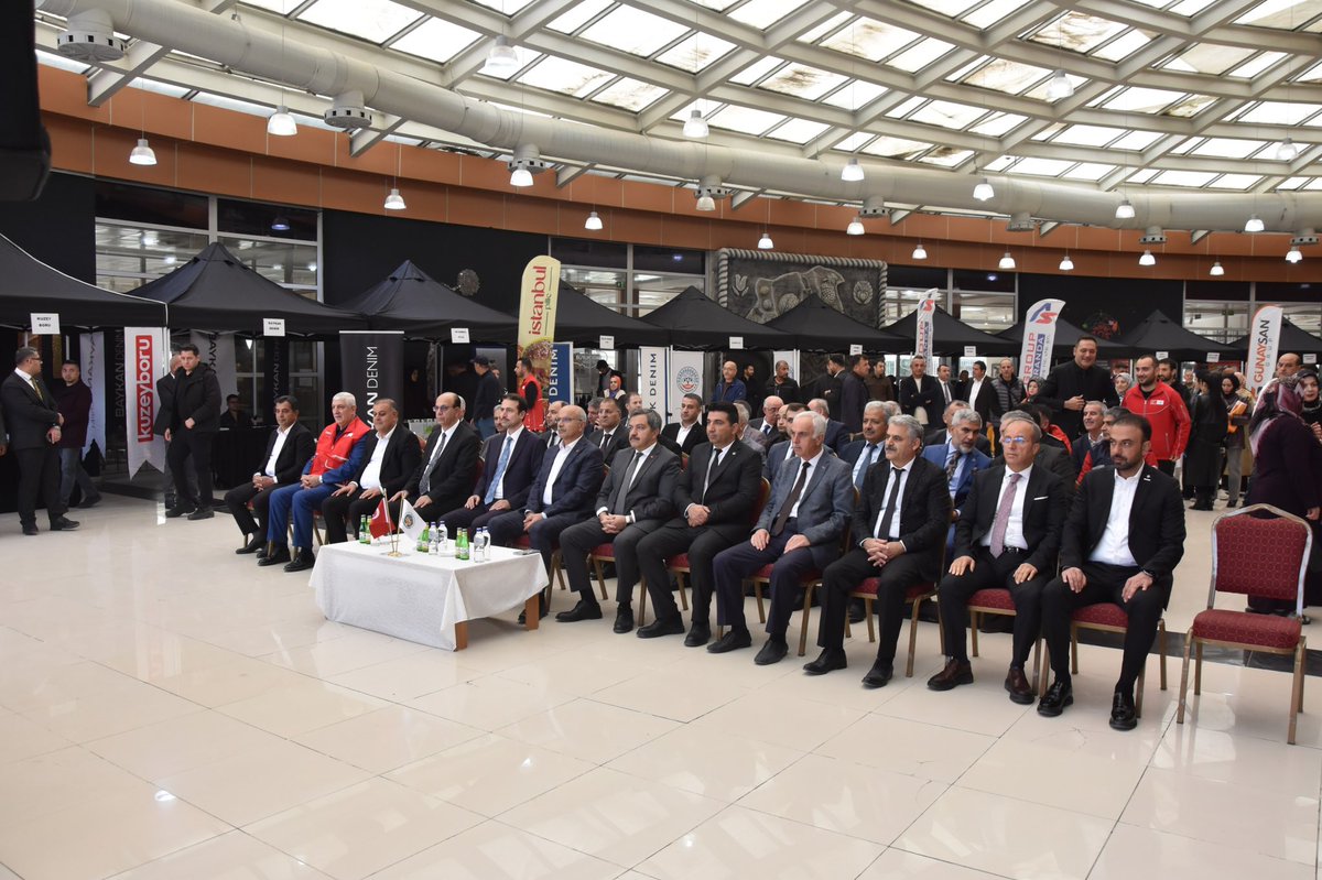 basrilhan2's tweet photo. Yerel istihdamı güçlendirmek, işverenlerle iş arayanları aynı platformda buluşturmak ve üretimin temel direği olan iş gücünü canlandırmak amacıyla düzenlenen “İstihdam Buluşmaları Malatya” programının açılışına katıldık. https://t.co/c8MQNQLBnE