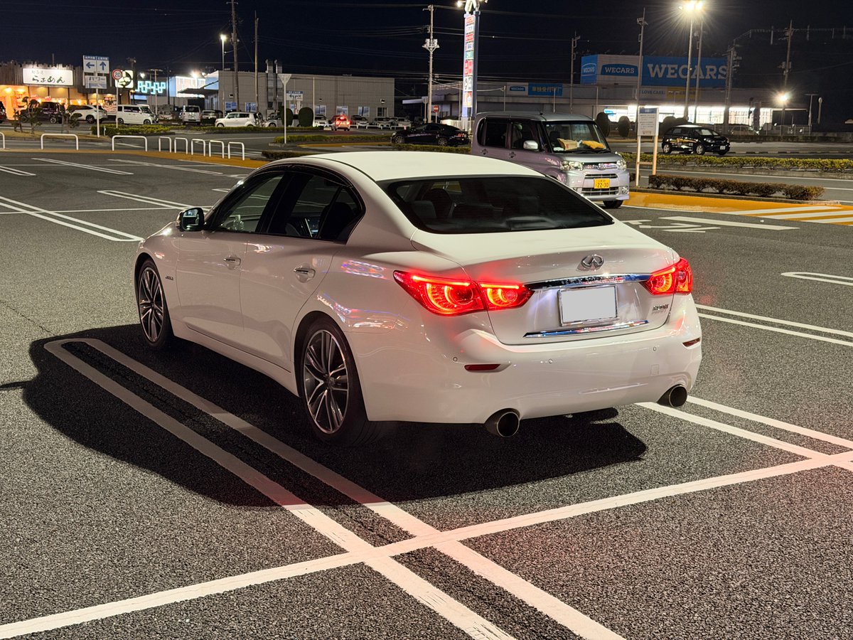 itoha_f55s's tweet photo. 「御報告」

HV37 スカイライン 
𝟑𝟓𝟎𝐆𝐓 𝐇𝐘𝐁𝐑𝐈𝐃 𝐓𝐲𝐩𝐞 𝐏 納車

身内に2GR.8GRが居るからこその選択肢で GRエンジンとVQエンジンが集まる家系になりました😆

FR 374馬力最高（笑）
時代はV6セダン！
今となっては絶滅危惧種のV6セダンです😁
 
#HV37 
 #V37
 #納車 https://t.co/ExmojLwdm7