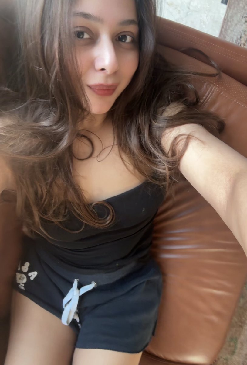 jellybeancandi's tweet photo. i love my home and a good old lounge around https://t.co/qcCBQr0Zlz
