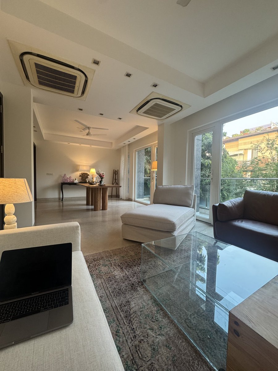 jellybeancandi's tweet photo. i love my home and a good old lounge around https://t.co/qcCBQr0Zlz
