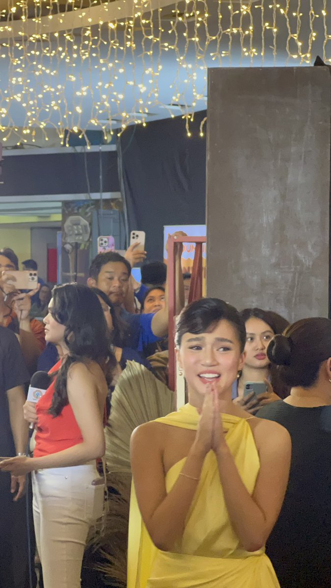 mariyaaarosaaa's tweet photo. GANDA MOOOO!

BELLE AS GERI

#MeetGreetAndBye
#MGBTheWorldPremiere https://t.co/EqFbFLpwly