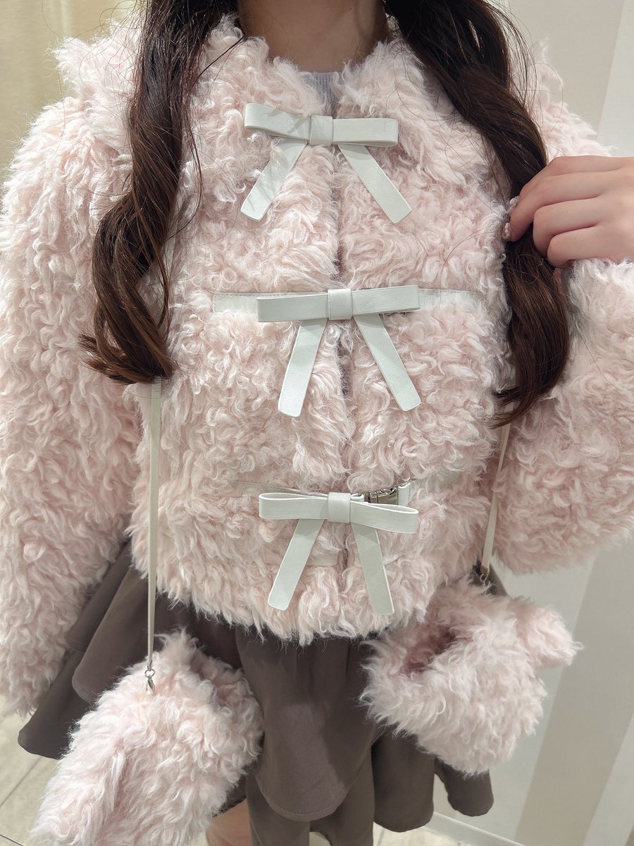 evelyn天王寺店🎀 𝕔𝕠𝕞𝕚𝕟𝕘 𝕤𝕠𝕠𝕟 . . ❤︎ ♡ ミトン付き