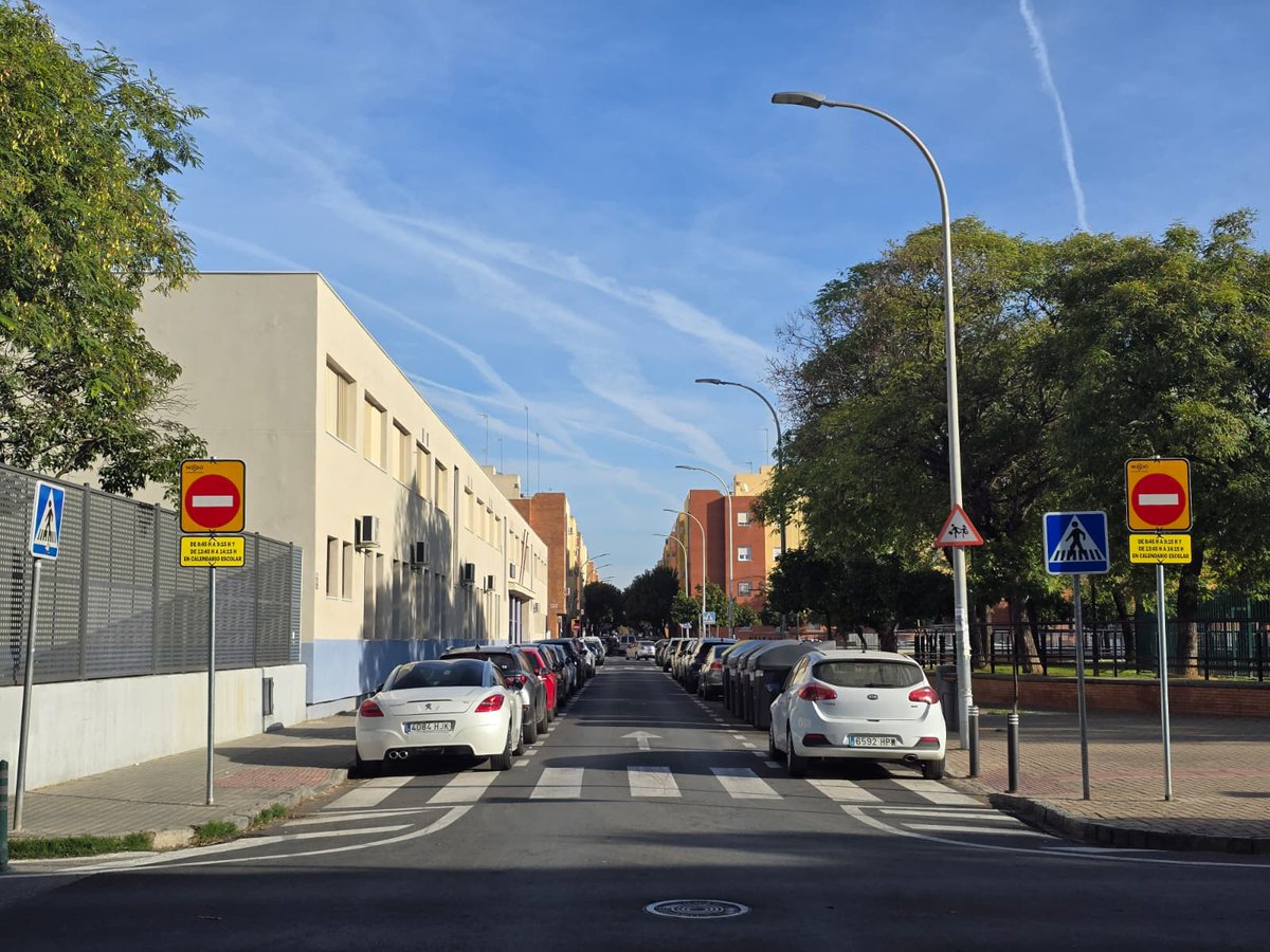 ✅ Oposición útil ❌Gobierno inútil 

Hace unos días exigimos al Gobierno de Sanz placas de regulación del tráfico en el CEIP Sánchez Mejías, Distrito #Norte. 

Hoy las han colocado.

📌 Esta reclamación se ha hecho realidad gracias al <a href="/Ampa_Abedul/">Ampa Abedul</a> que lleva dos años pidiéndolo.