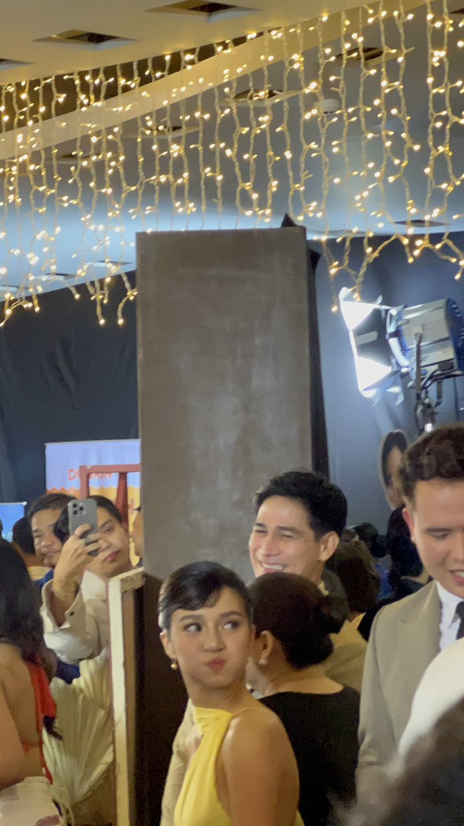 mariyaaarosaaa's tweet photo. So cutieeeee. Proud of you!

BELLE AS GERI

#MeetGreetAndBye
#MGBTheWorldPremiere https://t.co/RvUstvnkln