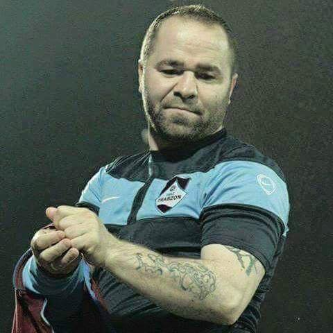 mahfildijital's tweet image. 🔴 Trabzonlu tribün lideri Mehmet Fındıkçı:

Günahkar olabiliriz ama bu Allah’ın dinine sahip çıkmayacağımız anlamına gelmez.