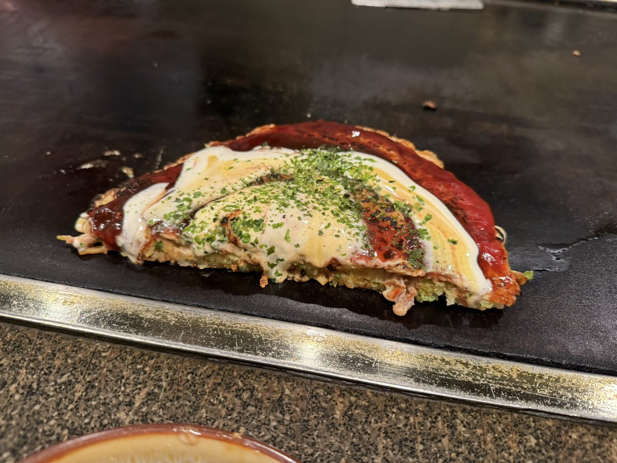 amiraspberry525's tweet image. 後輩とずっと行きたいと言っていたお好み焼きについに行けた
今まで食べたお好み焼きでいちばん美味しい