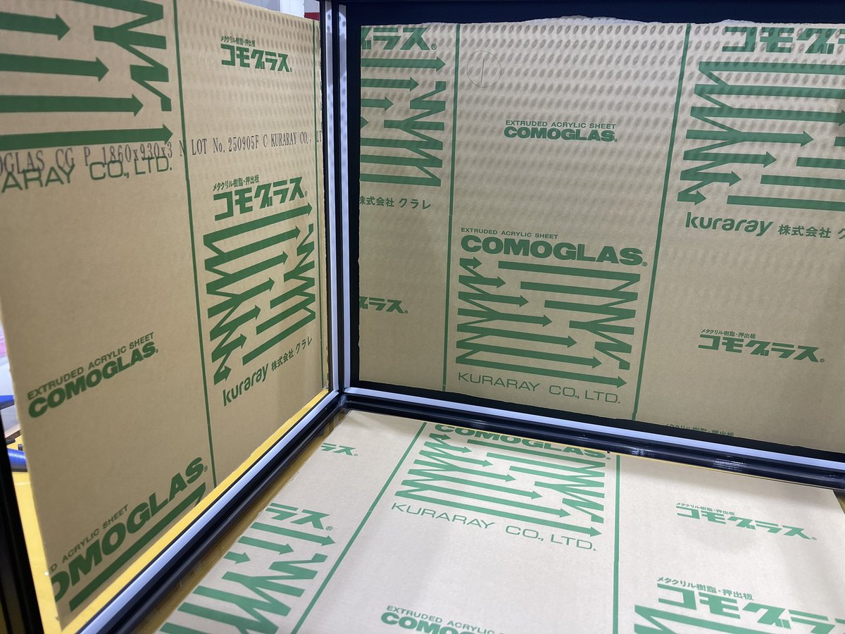 kinato_cage's tweet photo. TypeA1100x450x450ブラックケージ納品されて頂きました♪背面��黒マット地アクリルでしまった雰囲気のお家になりました🥰ブラックのフレームはやっぱりかっこいい😎　ありがとうございます😊 https://t.co/1hVFXNMUuJ