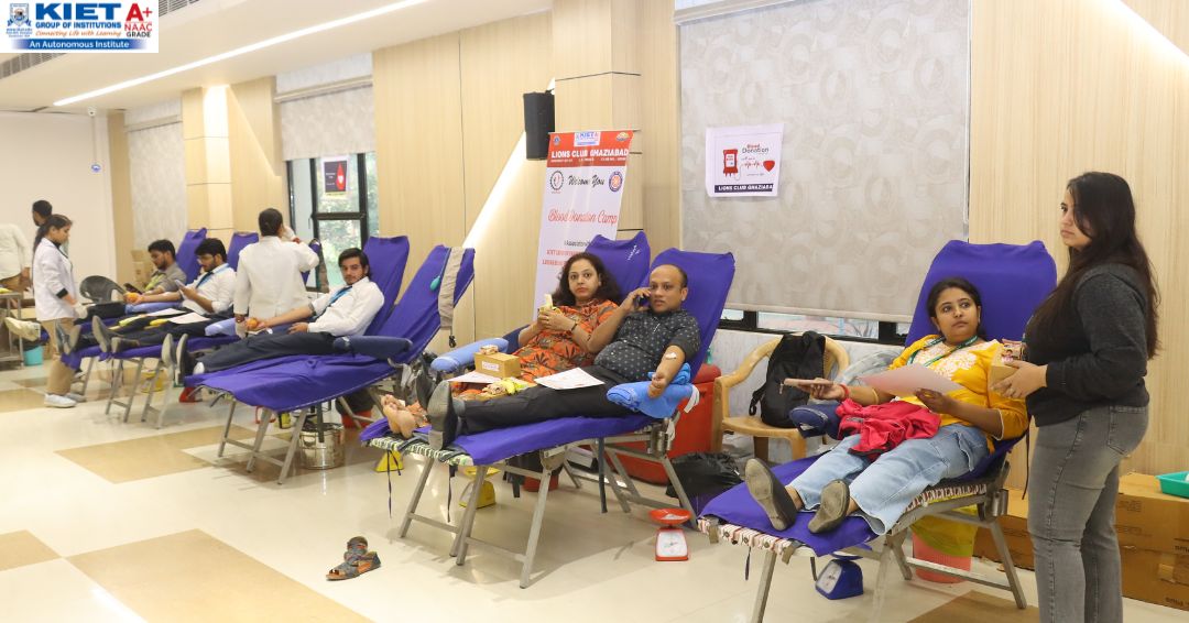 Kiet_edu's tweet image. 🩸 Blood Donation Camp at KIET
With support from Lions Club, Uddeshhya, and NSS KIET, the camp on 10 Nov saw strong participation from students and faculty, creating real impact for those in need.
👏Thank you to all donors and volunteers.
#BloodDonationCamp #KIET #ServeHumanity